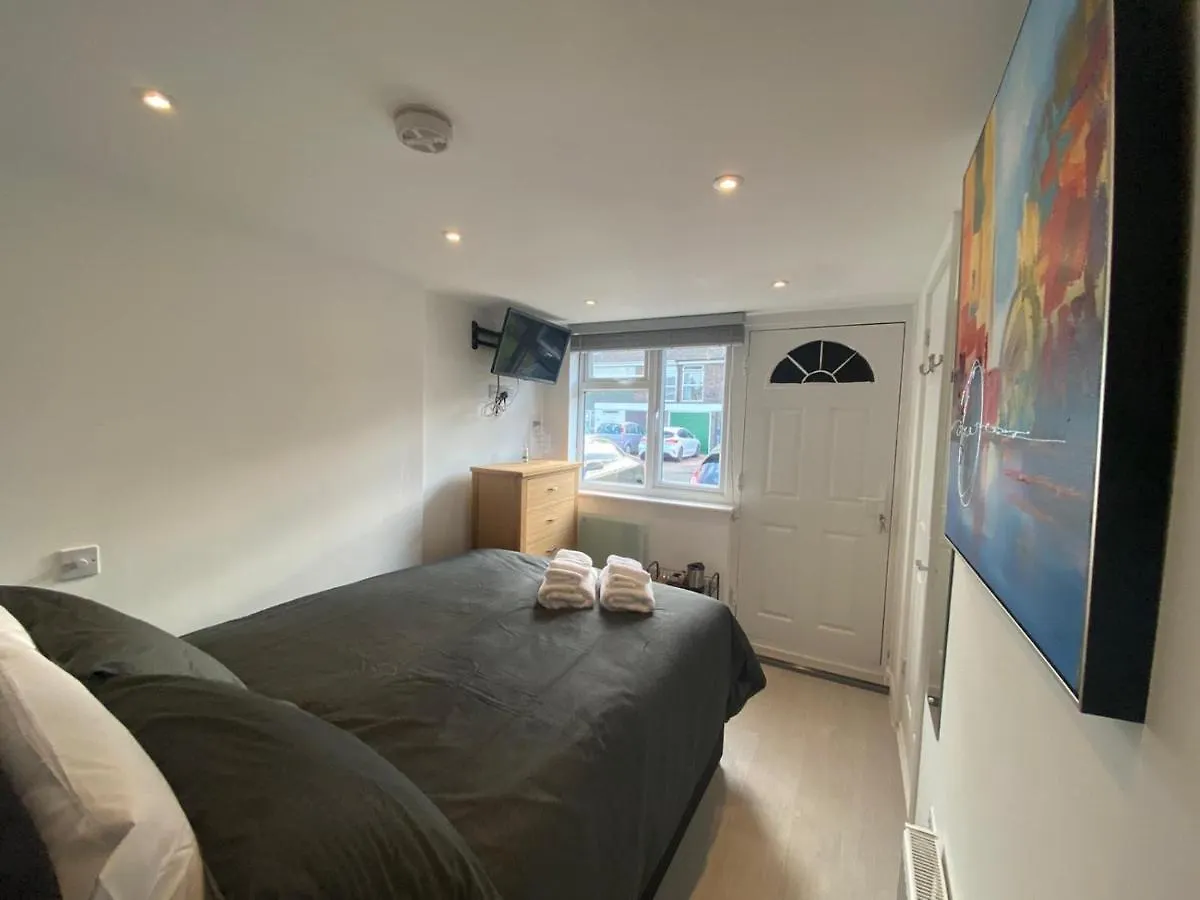 Comfortable Cosy Double Ensuite Room 'Karibu' Cambridge  0*, Cambridge (Cambridgeshire) United Kingdom